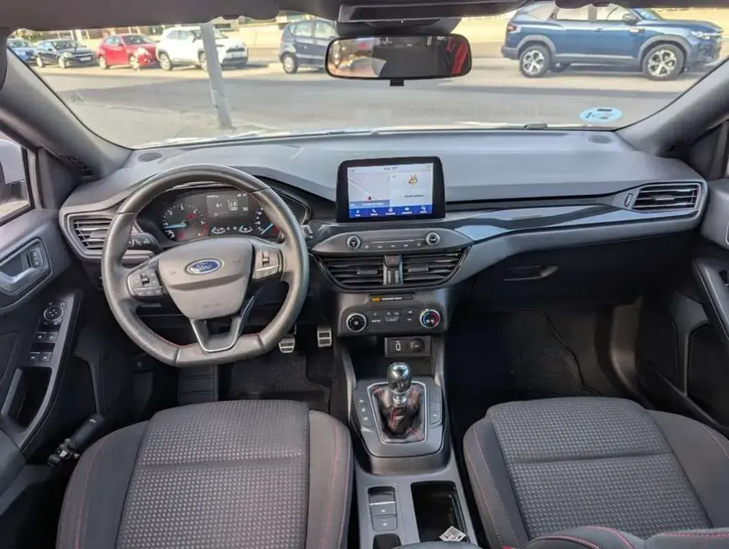 Usado Ford Focus ST-Line 120 CV (88 kW) 2020 Gris Familiar