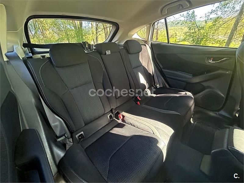 Usado Subaru Impreza 114 CV (83 kW) 2018 Negro Berlina