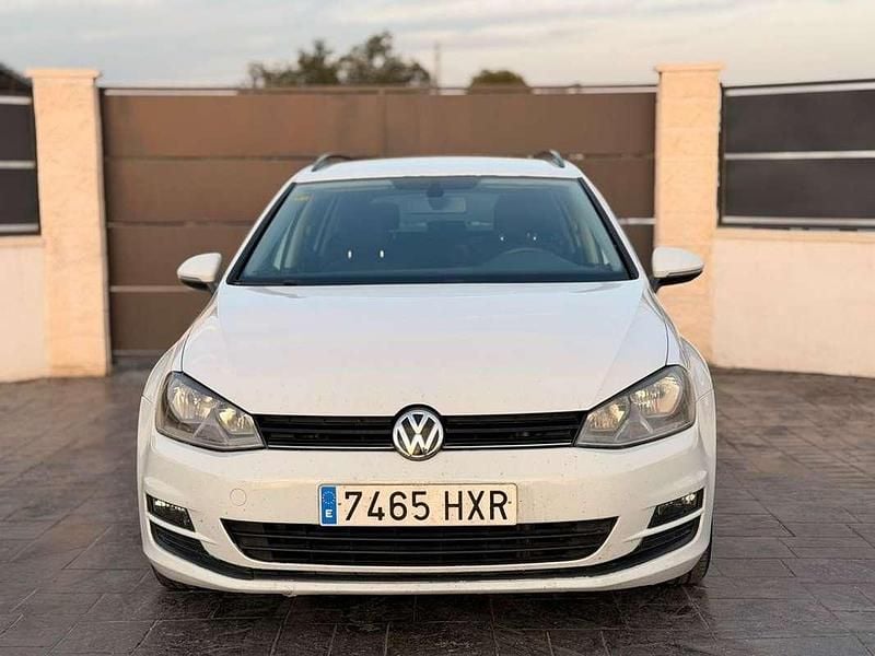 Usado VW Golf VII Advance 105 CV (77 kW) 2014 Blanco Familiar