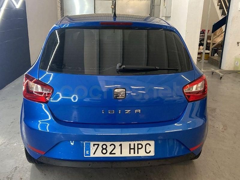 Usado Seat Ibiza Style 85 CV (62 kW) 2013 Azul Berlina