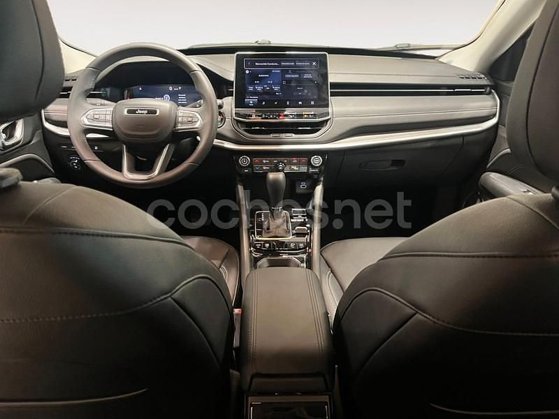 Usado Jeep Compass Limited 190 CV (139 kW) 2022 Gris / plata SUV