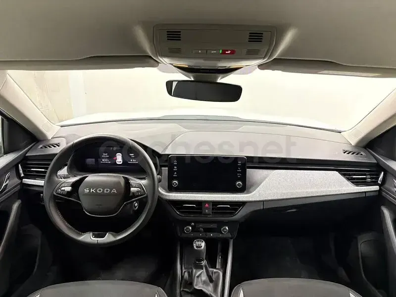 Usado Skoda Kamiq Selection 115 CV (84 kW) 2025 Blanco SUV