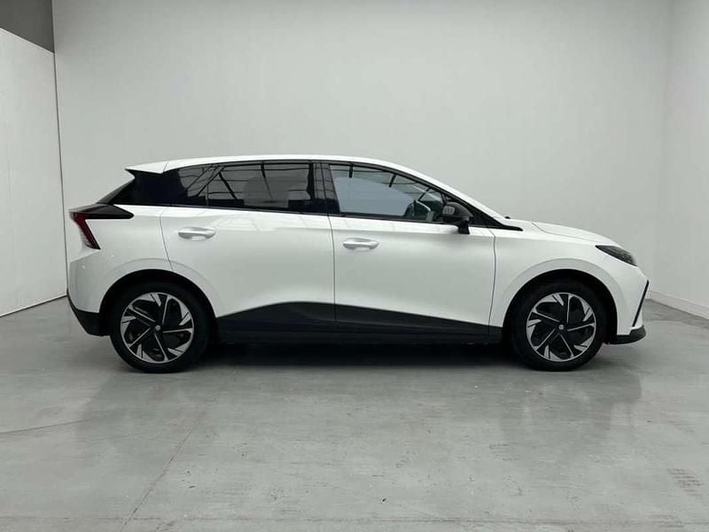 Usado MG MG4 EV Luxury 150 kW (204 CV) 2023 Blanco w&b Utilitario