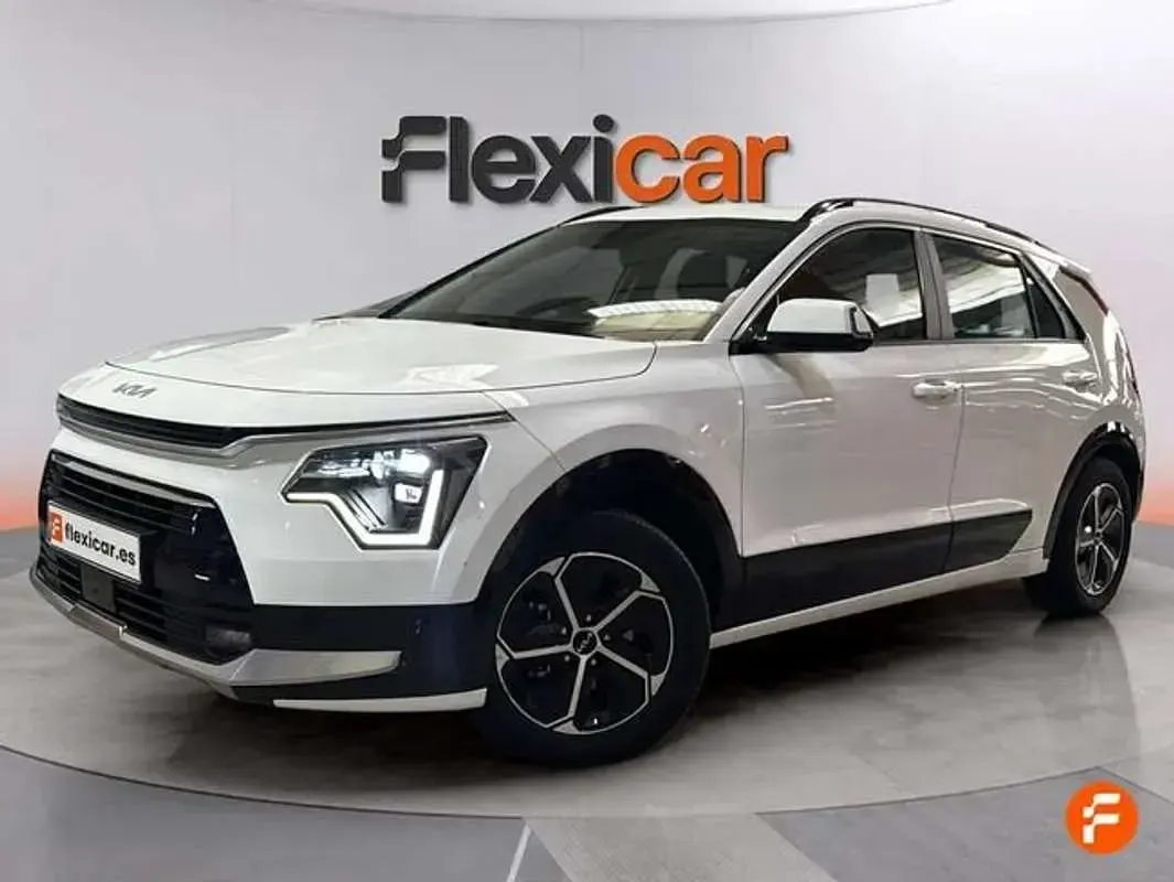 Usado Kia Niro 141 CV (103 kW) 2022 Blanco SUV