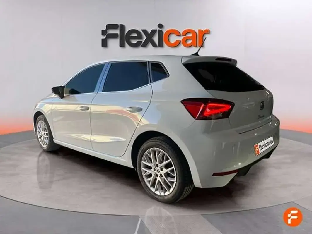 Usado Seat Ibiza XCELLENCE 116 CV (85 kW) 2024 Azul Utilitario