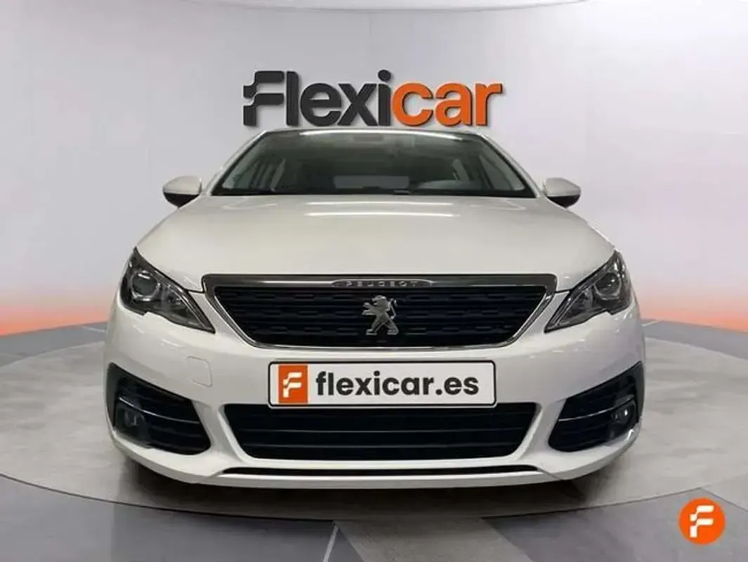 Usado Peugeot 308 Active 131 CV (96 kW) 2021 Blanco Utilitario