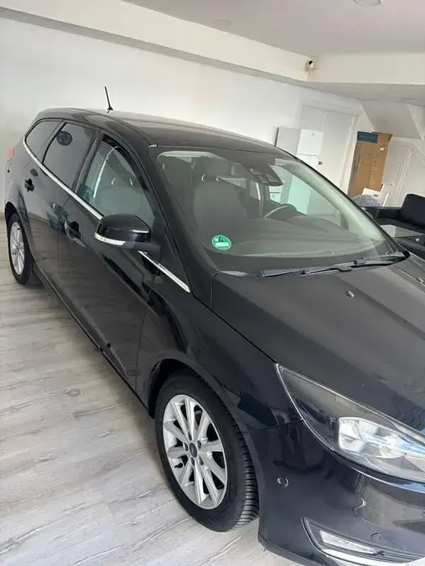 Usado Ford Focus Titanium 120 CV (88 kW) 2017 Negro Utilitario