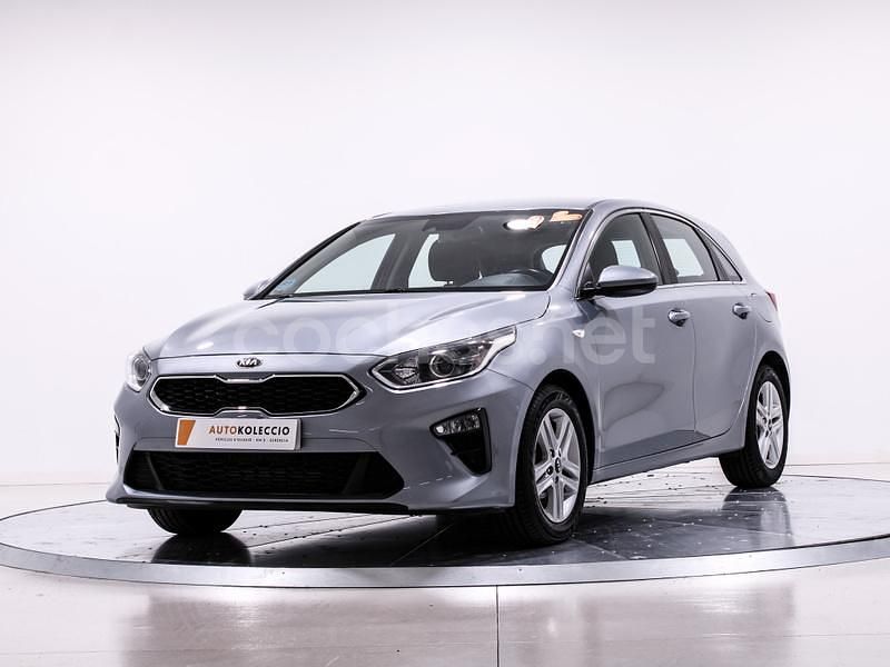 Azul Usado 2021 Kia Ceed Berlina | 16.500 € (Precio justo) - Imagen 1/4