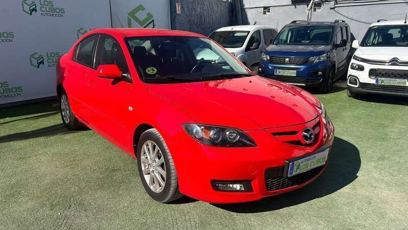 Rojo Usado 2008 Mazda 3 Sportive Utilitario | 6499 € (Un poco caro) - Imagen 1/4