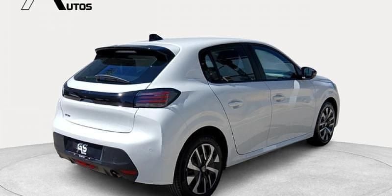 Usado Peugeot 208 Active 101 CV (74 kW) 2024 Blanco Utilitario