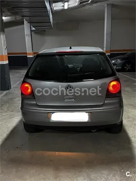 Usado VW Polo Advance 80 CV (58 kW) 2007 Gris / plata Utilitario