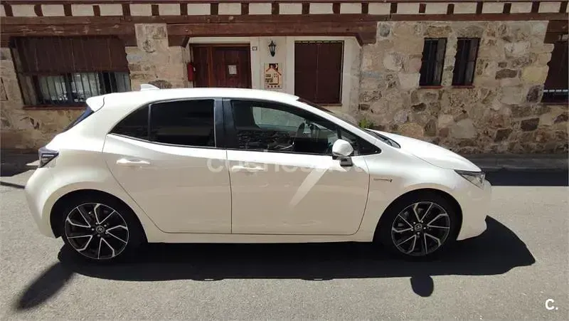 Usado Toyota Corolla 180 CV (132 kW) 2019 Blanco Berlina