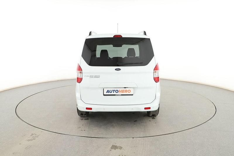Usado Ford Tourneo Titanium 95 CV (69 kW) 2020 Blanco Monovolumen