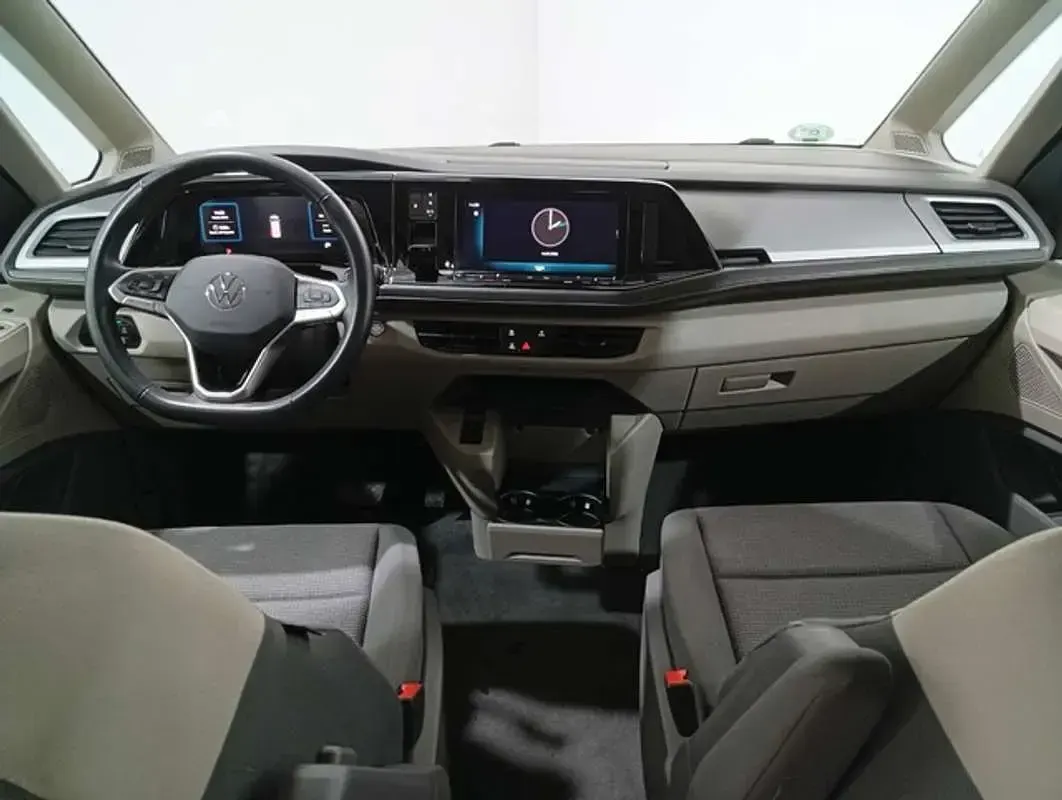 Usado VW Multivan 150 CV (110 kW) 2025 Plateado Monovolumen
