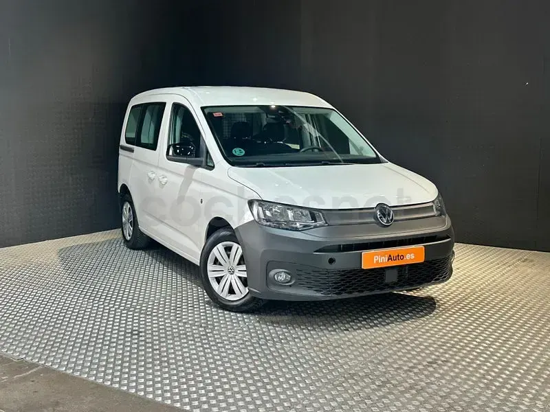 Usado VW Caddy 122 CV (89 kW) 2021 Blanco Monovolumen