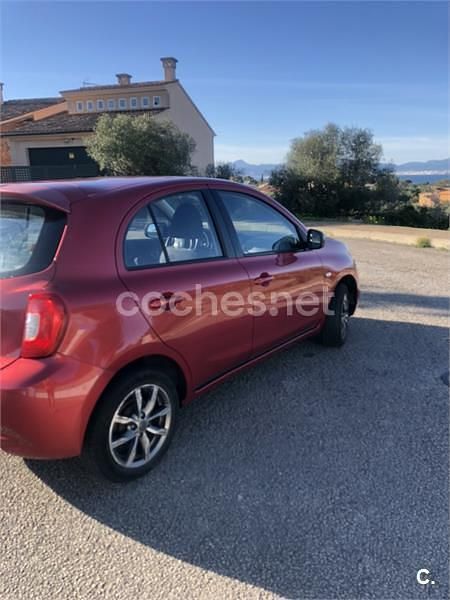 Usado Nissan Micra Acenta 80 CV (58 kW) 2014 Granate Utilitario
