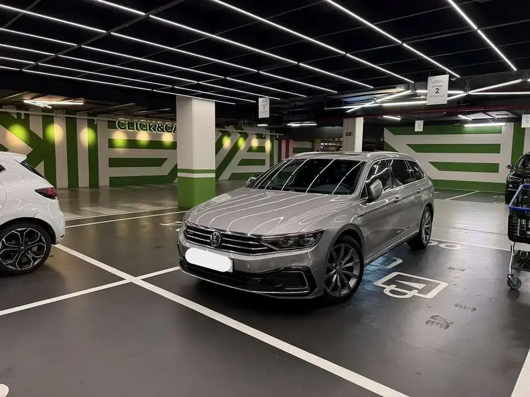 Usado VW Passat GTE 218 CV (160 kW) 2020 Gris Familiar