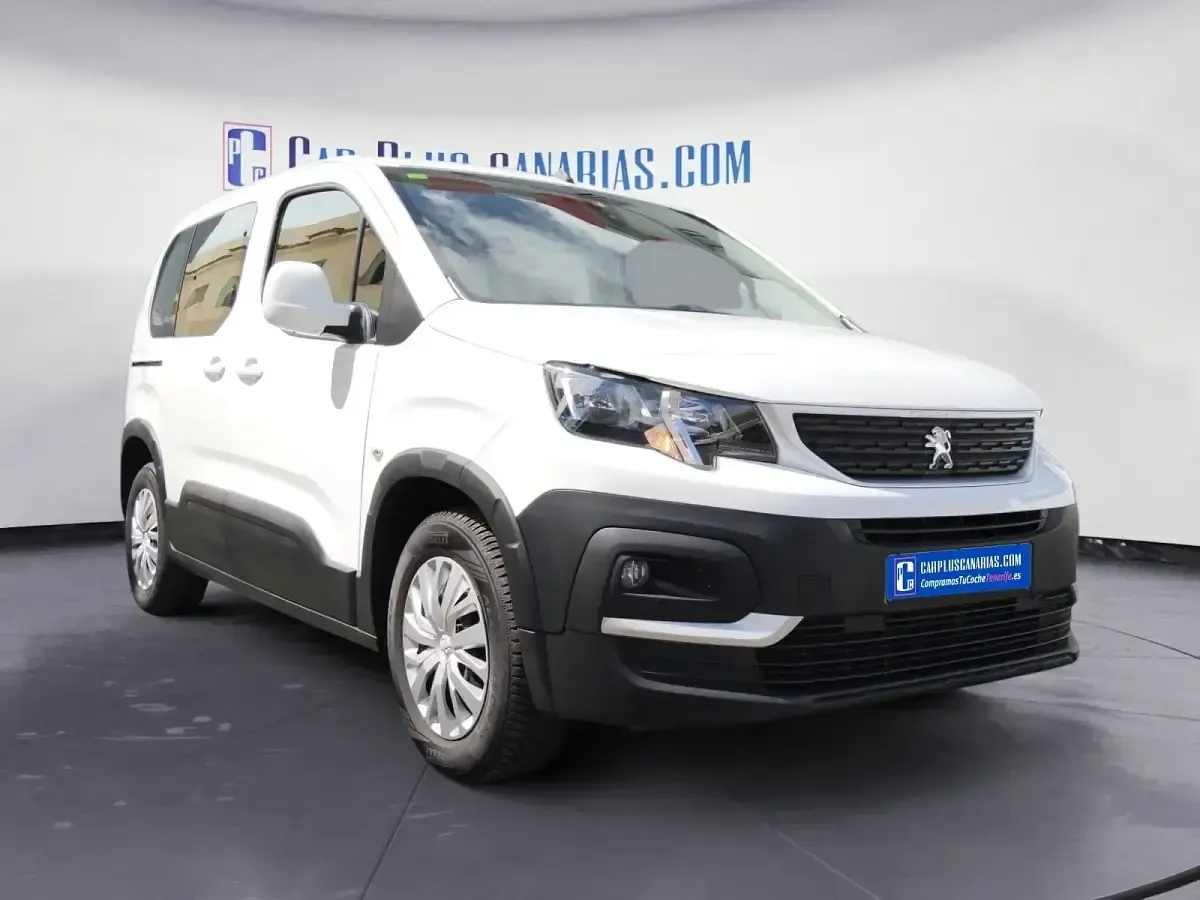 Usado Peugeot Rifter Active 100 CV (73 kW) 2021 Blanco Monovolumen