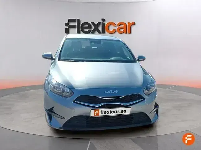 Usado Kia Ceed 136 CV (100 kW) 2023 Gris Utilitario