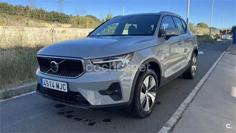 Usado Volvo XC40 Core 129 CV (94 kW) 2023 Gris / plata SUV