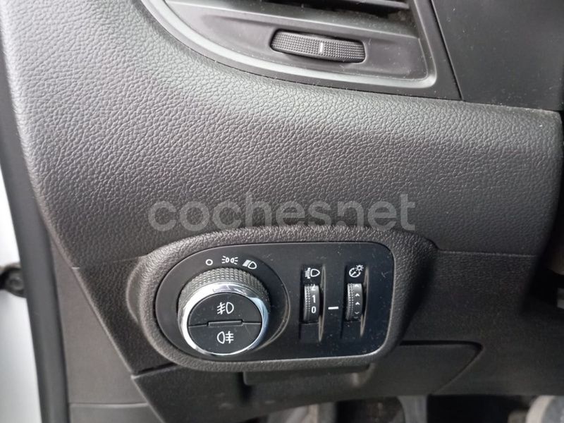 Blanco Usado 2014 Opel Zafira Tourer Selective Monovolumen | 9690 € (Buen precio) - Imagen 1/4