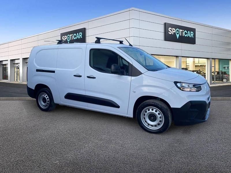 Usado Fiat Doblò 100 CV (73 kW) 2024 Blanco Monovolumen