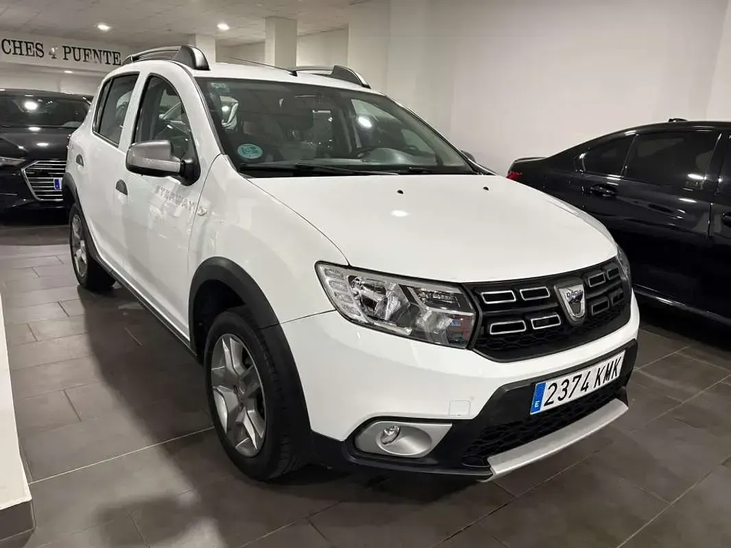 Usado Dacia Sandero Stepway Ambiance 90 CV (66 kW) 2018 Blanco Utilitario