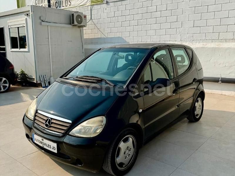 Negro Usado 2002 Mercedes A170 Classic Monovolumen | 2990 € (Buen precio) - Imagen 1/4