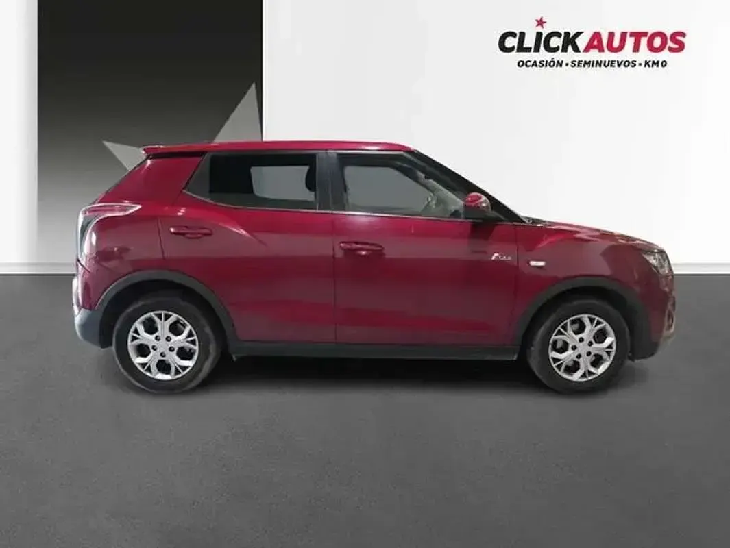 Usado SsangYong Tivoli 128 CV (94 kW) 2023 Rojo SUV