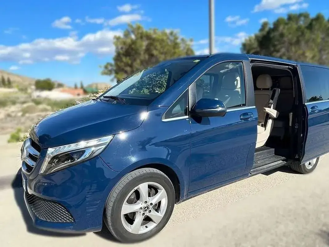 Usado Mercedes V220 163 CV (119 kW) 2020 Azul Monovolumen