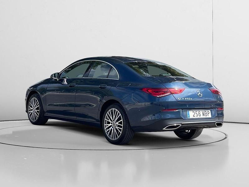 Usado Mercedes CLA250e Progressive 218 CV (160 kW) 2022 Azul Berlina