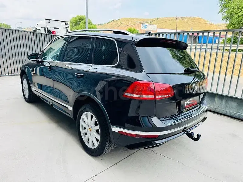 Usado VW Touareg R-line 262 CV (192 kW) 2016 Negro SUV