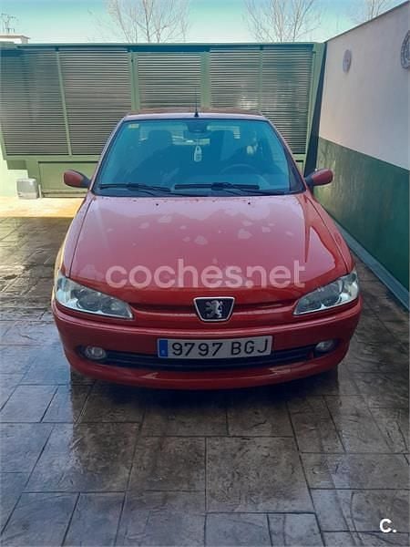 Rojo Usado 2001 Peugeot 306 Berlina | 2800 € - Imagen 1/1