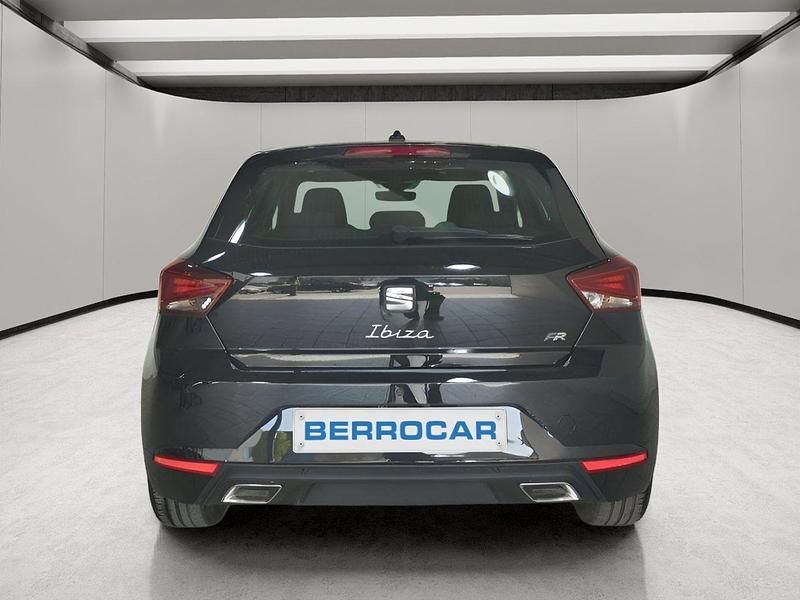 Usado Seat Ibiza FR 115 CV (84 kW) 2024 Negro Utilitario