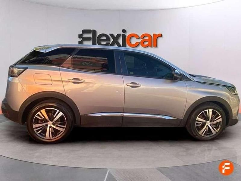 Usado Peugeot 3008 Allure 180 CV (132 kW) 2023 Gris SUV