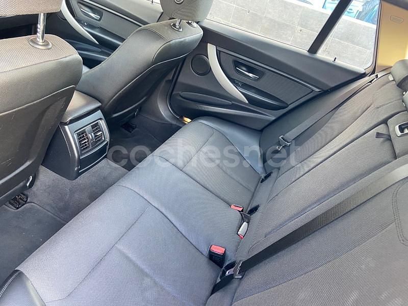 Begagnad BMW 318 150 HK (110 kW) 2019 Svart Kombi