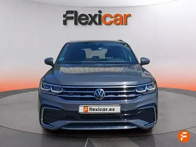 Usado VW Tiguan R-line 150 CV (110 kW) 2021 Gris SUV