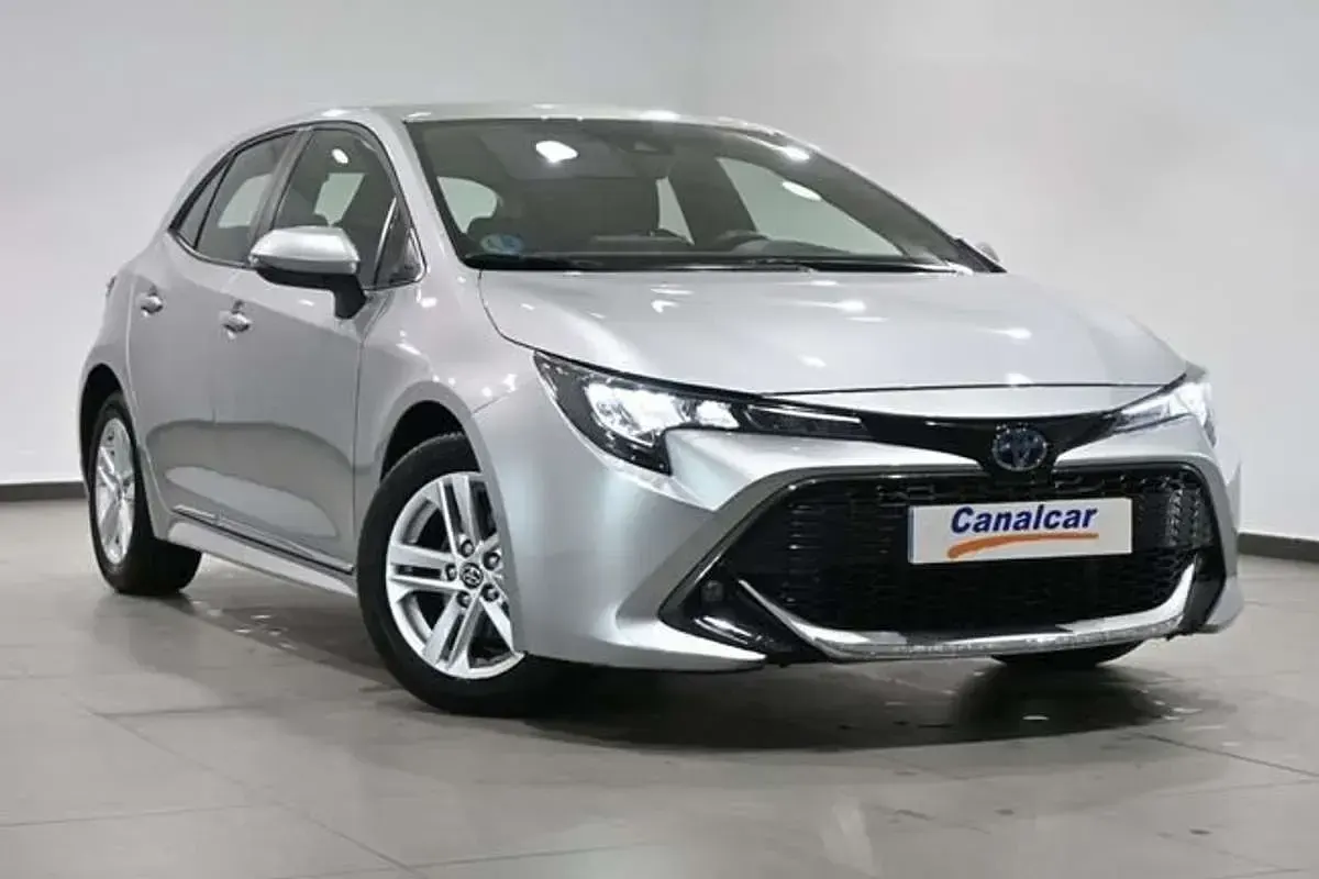 Usado Toyota Corolla Active 97 CV (71 kW) 2022 Gris Berlina