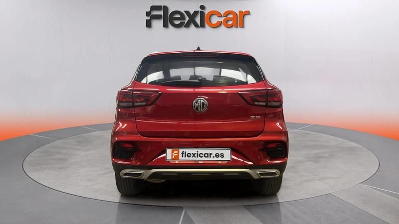 Usado MG ZS Luxury 106 CV (77 kW) 2024 Rojo SUV