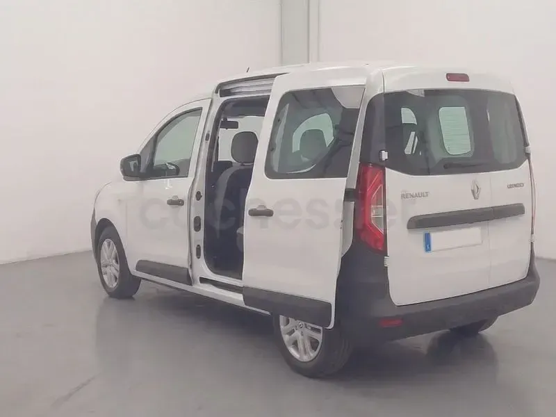 Usado Renault Kangoo 95 CV (69 kW) 2023 Blanco Monovolumen