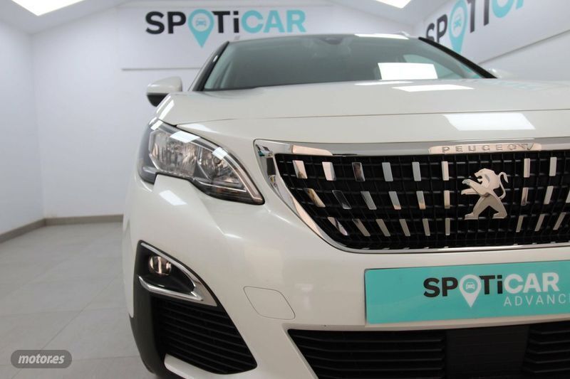 Usado Peugeot 3008 Allure 130 CV (95 kW) 2019 Blanco SUV