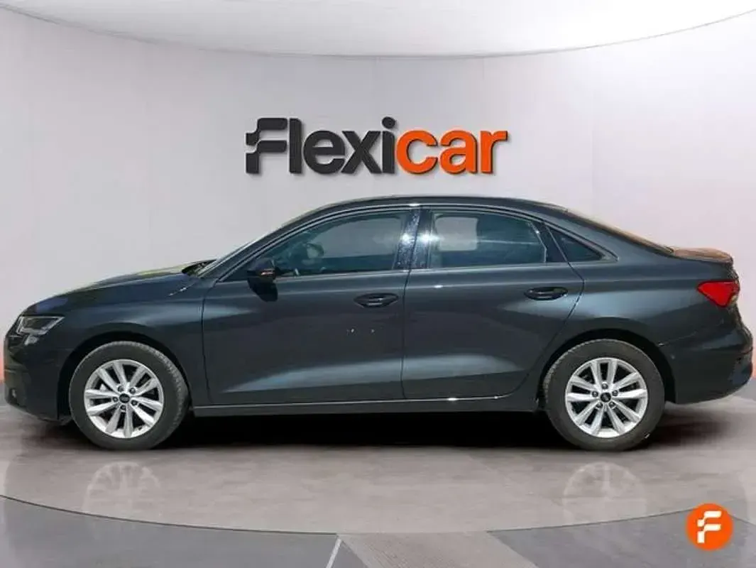 Usado Audi A3 Premium 110 CV (80 kW) 2022 Gris Berlina