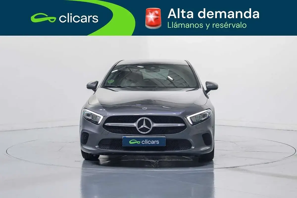 Usado Mercedes A200 163 CV (119 kW) 2022 Gris Utilitario