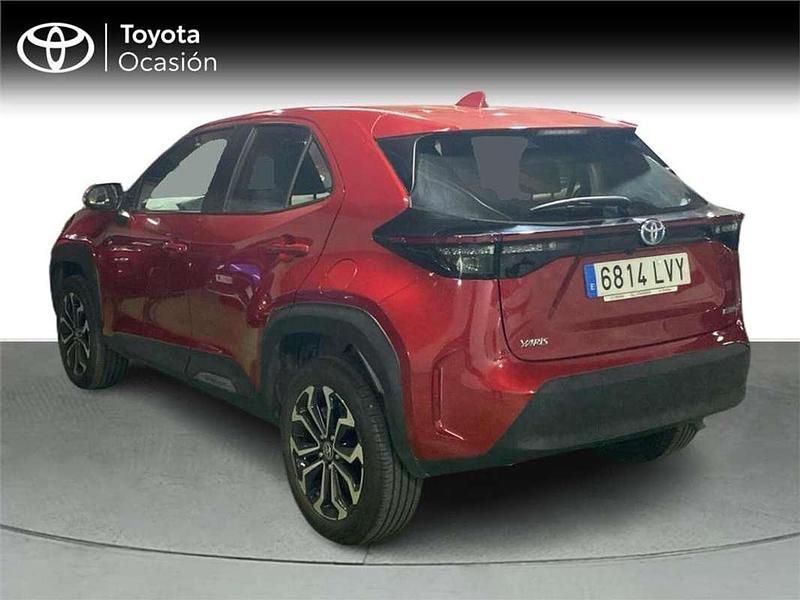 Usado Toyota Yaris Cross Active 116 CV (85 kW) 2022 Rojo SUV