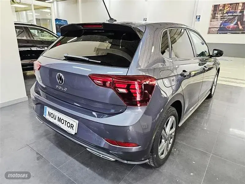 Usado VW Polo R-line 95 CV (69 kW) 2022 Gris Utilitario