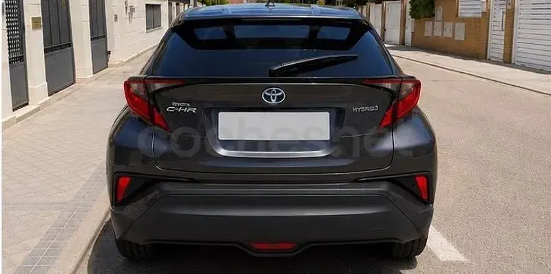 Usado Toyota C-HR Advance 122 CV (89 kW) 2023 Gris / plata SUV
