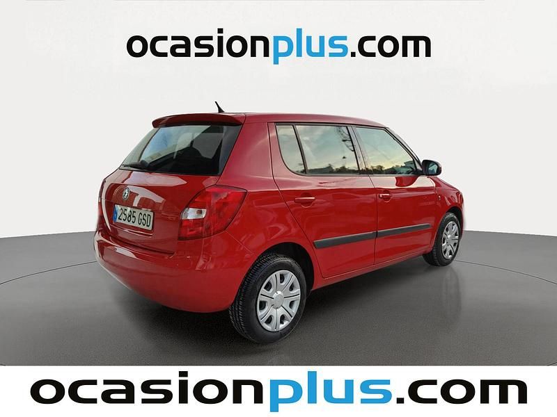 Usado Skoda Fabia 70 CV (51 kW) 2009 Rojo Utilitario
