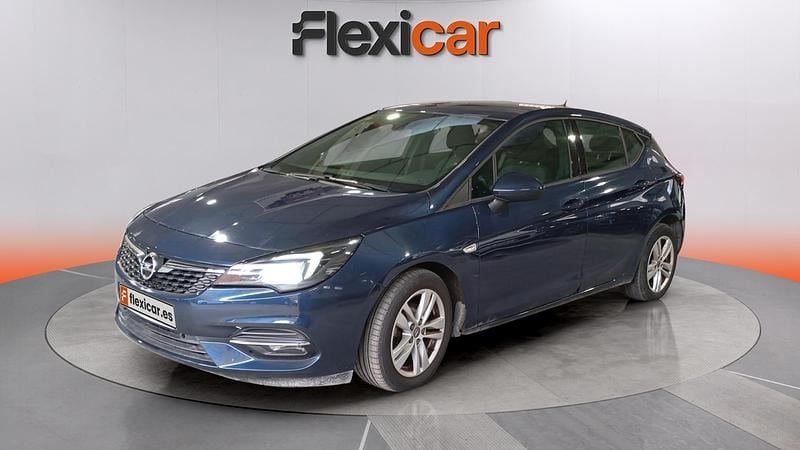Usado Opel Astra 110 CV (80 kW) 2020 Azul Berlina