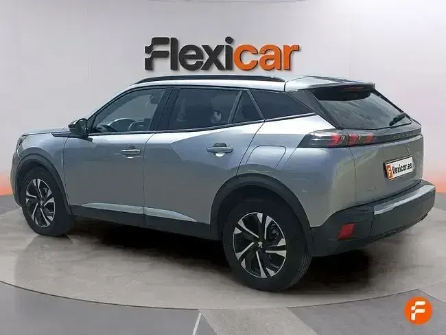 Usado Peugeot 2008 Allure 100 CV (73 kW) 2022 Gris SUV