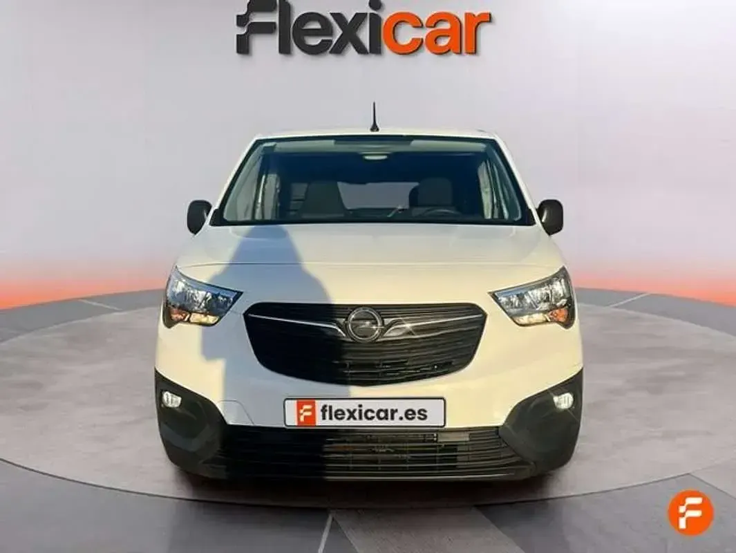 Usado Opel Combo Life Edition 102 CV (75 kW) 2022 Blanco Monovolumen
